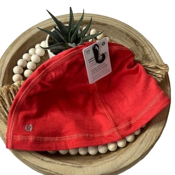 Lululemon Lightweight Wool-Blend Red Beanie S/M | NWT - Picture 3 of 8